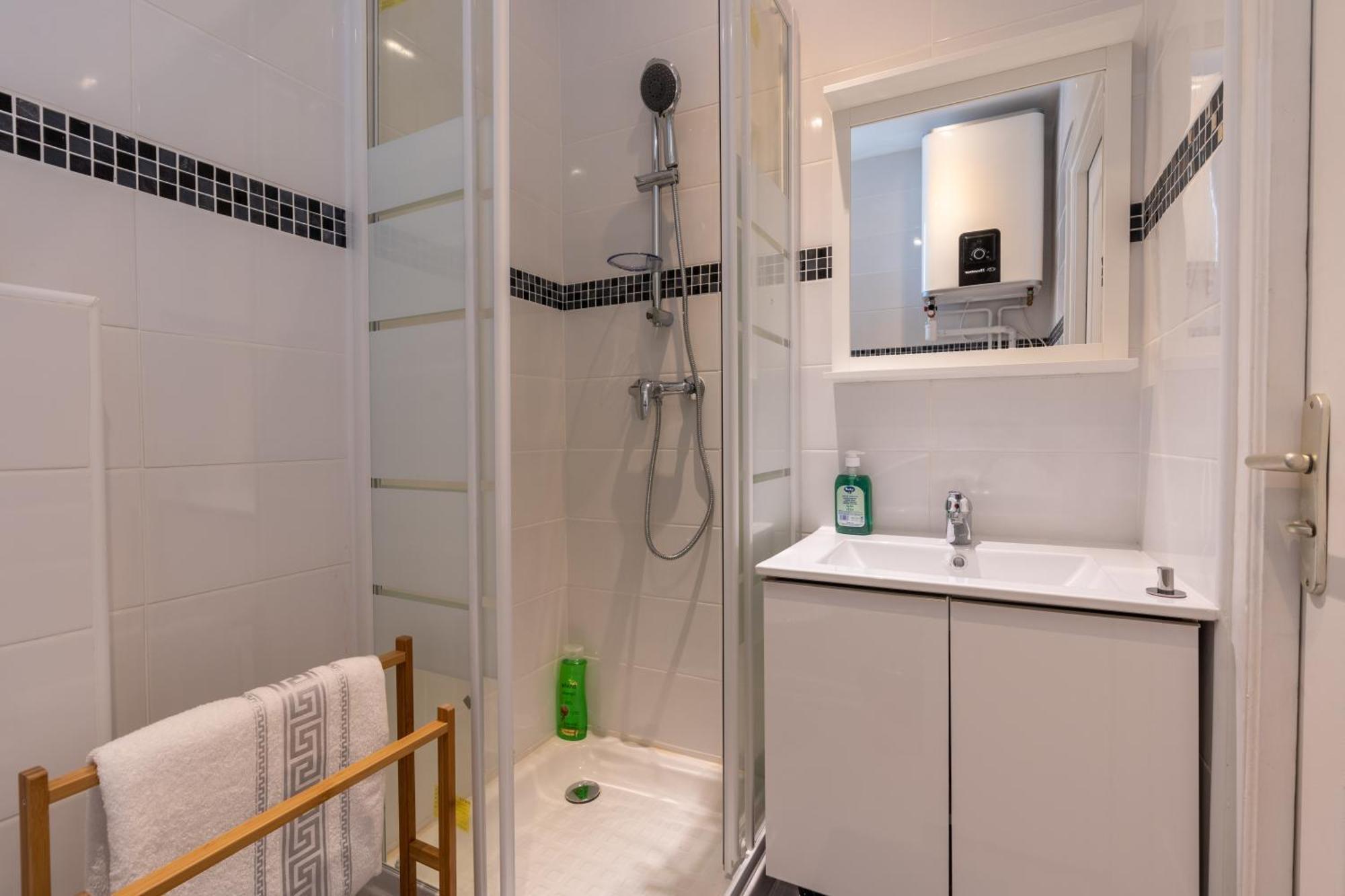 Appartement Charmant 2 pièces pour 4 personnes à Courbevoie Extérieur photo